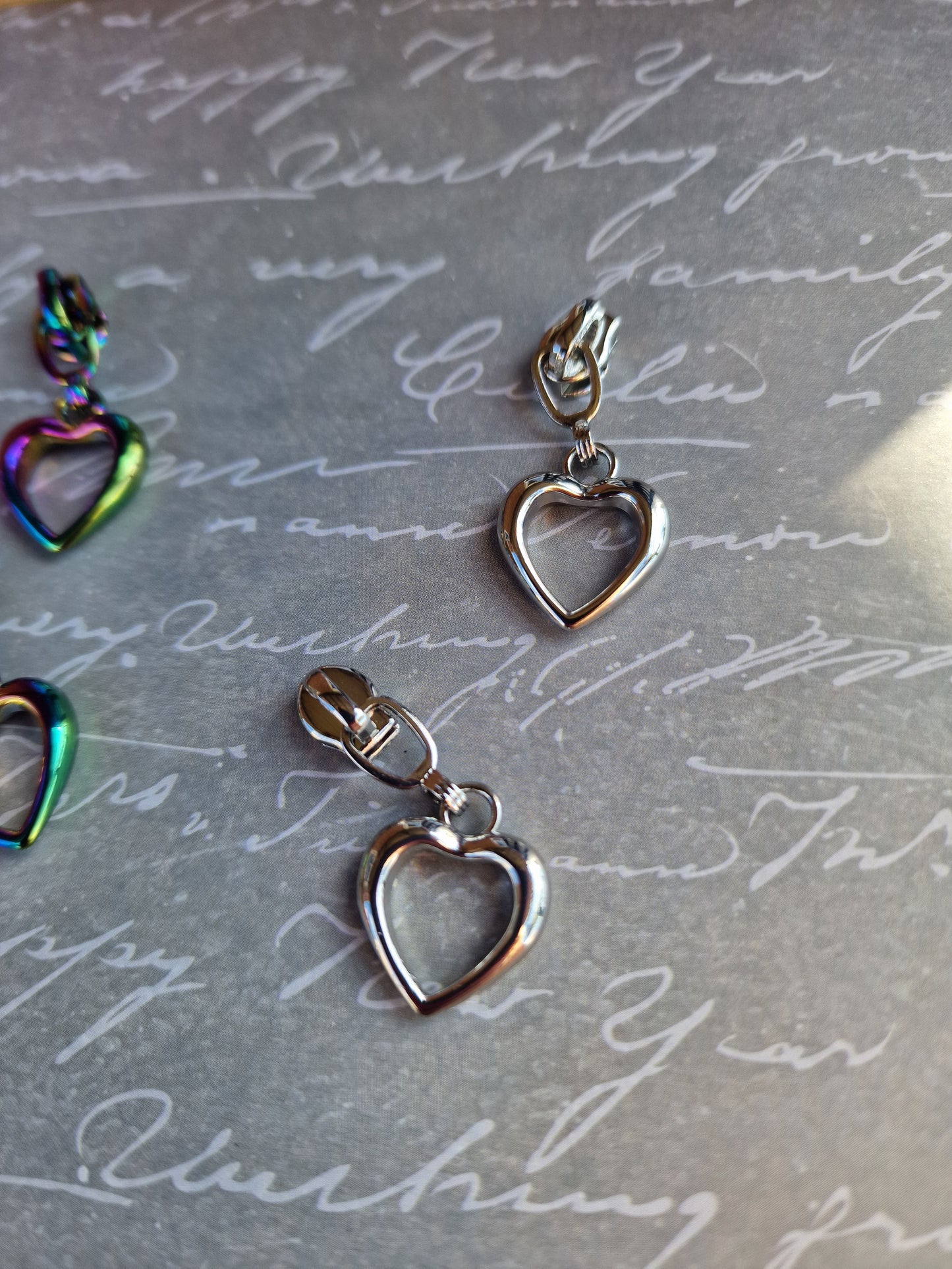 Size 3 zip pull OPEN HEART. RAINBOW OR SILVER
