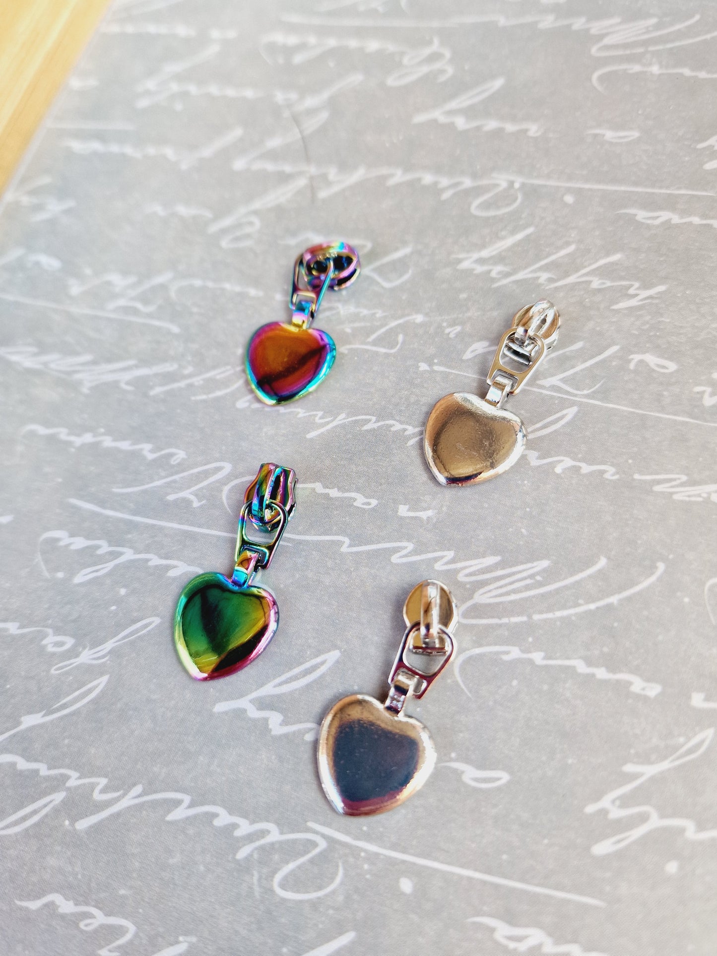 Size 3 zip pull SOLID HEART DROP , RAINBOW AND SILVER