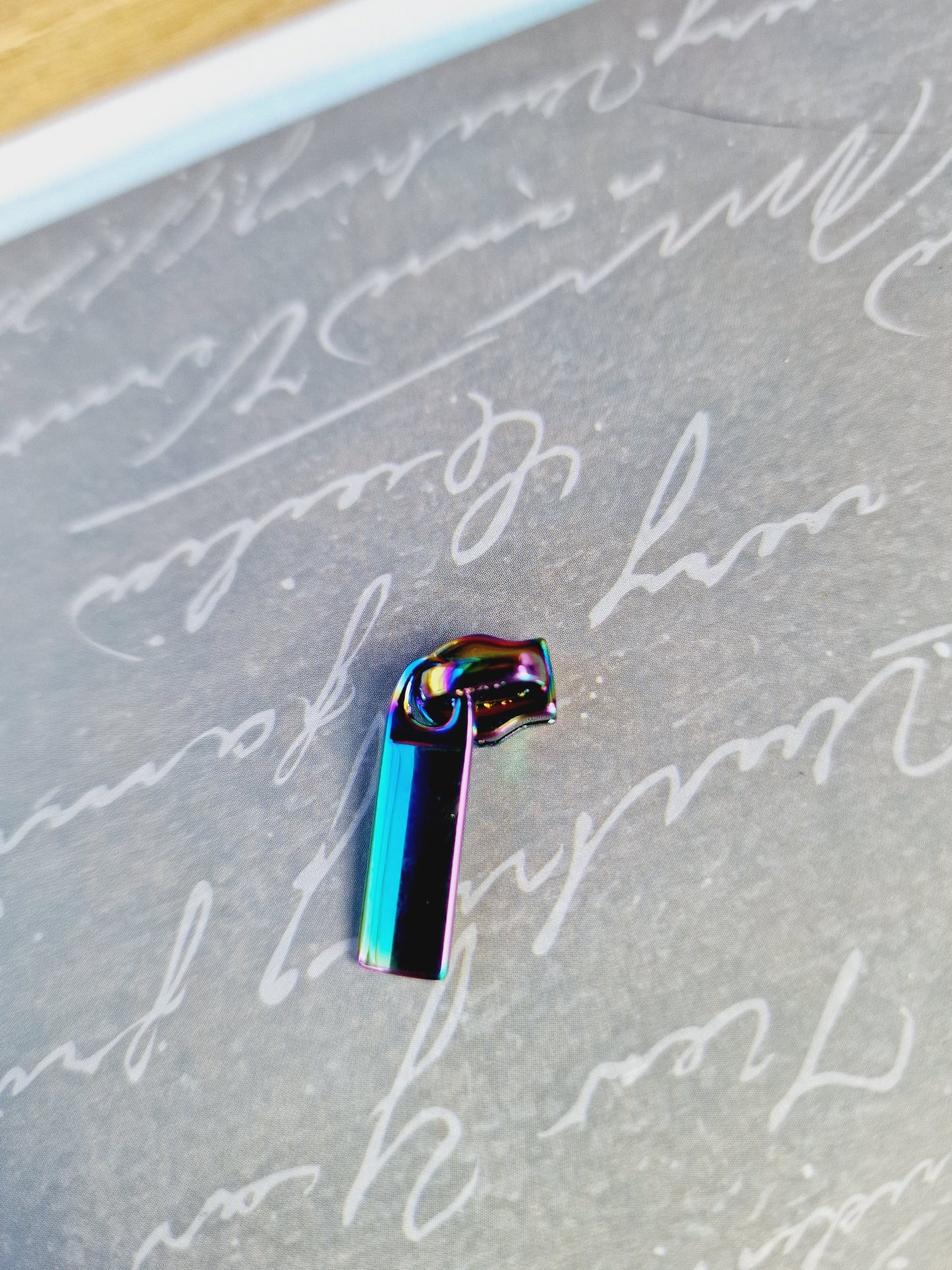 Size 3 zip pull RECTANGLE DROP , RAINBOW AND SILVER