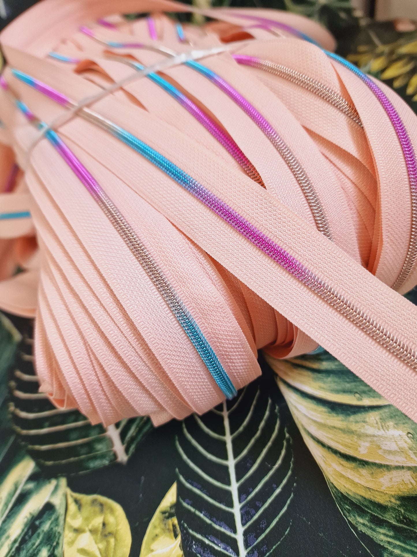 Size 3 Zipper tape PASTEL PINK RAINBOW TEETH