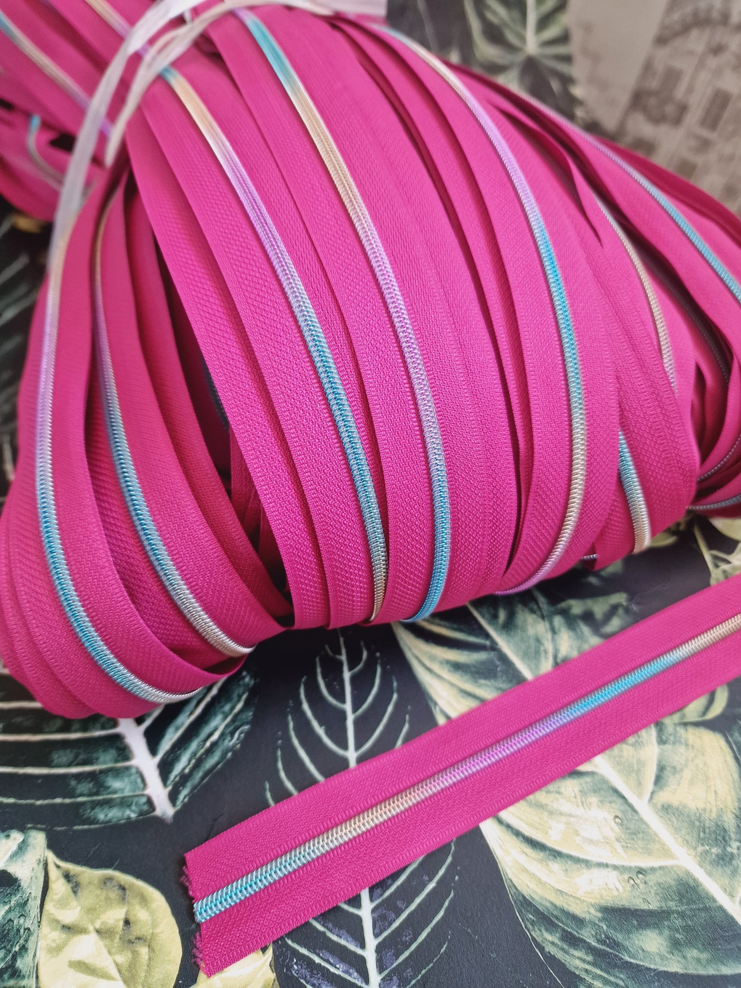 Size 3 Zipper tape HOT PINK RAINBOW TEETH
