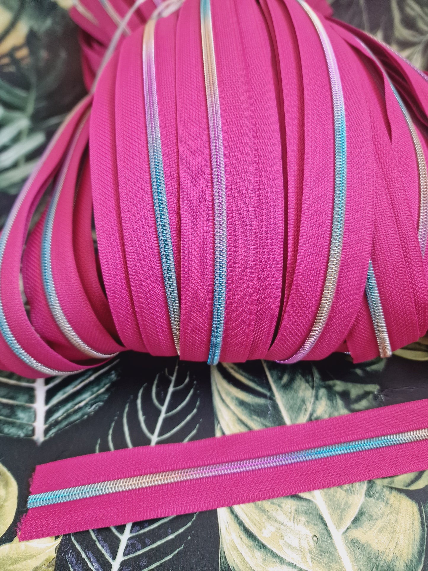 Size 3 Zipper tape HOT PINK RAINBOW TEETH
