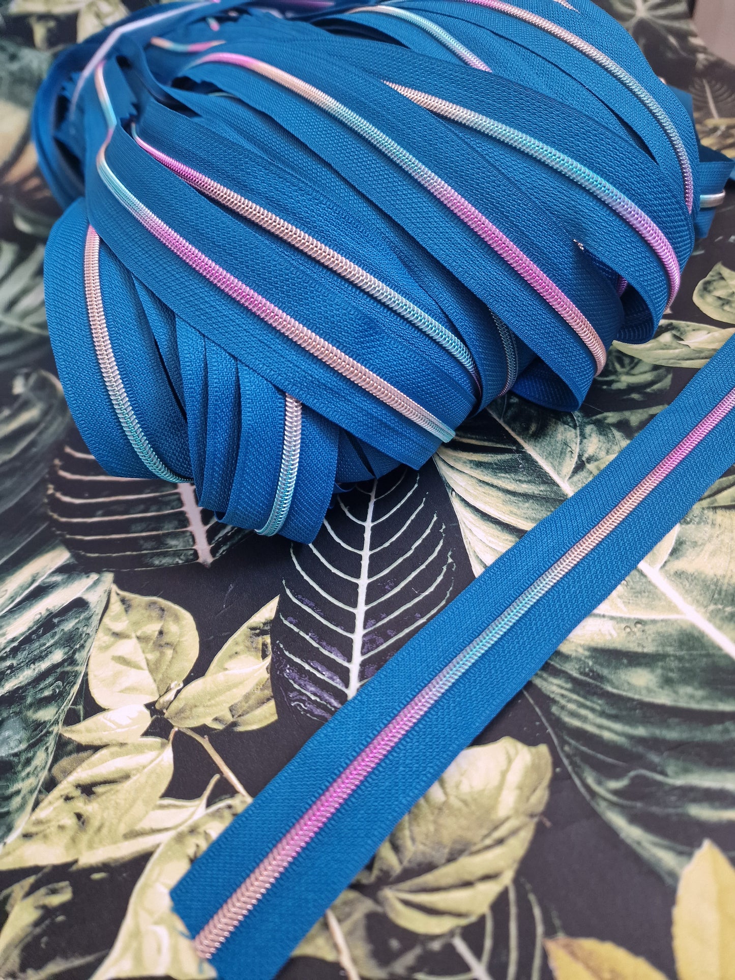 Size 3 Zipper tape LAGOON BLUE RAINBOW TEETH