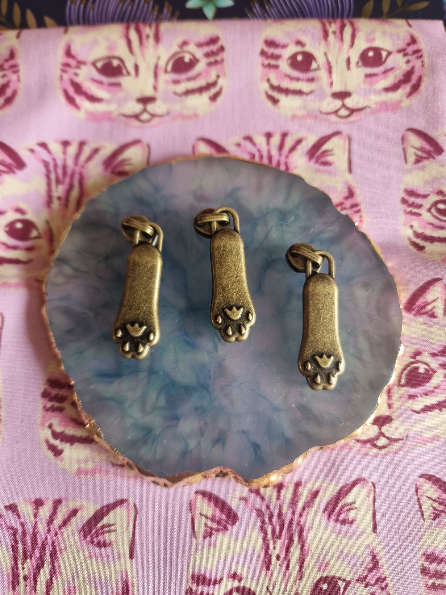 Size 3# zip pulls KITTY CAT PAWS ANTIQUE BRASS and MATT BLACK