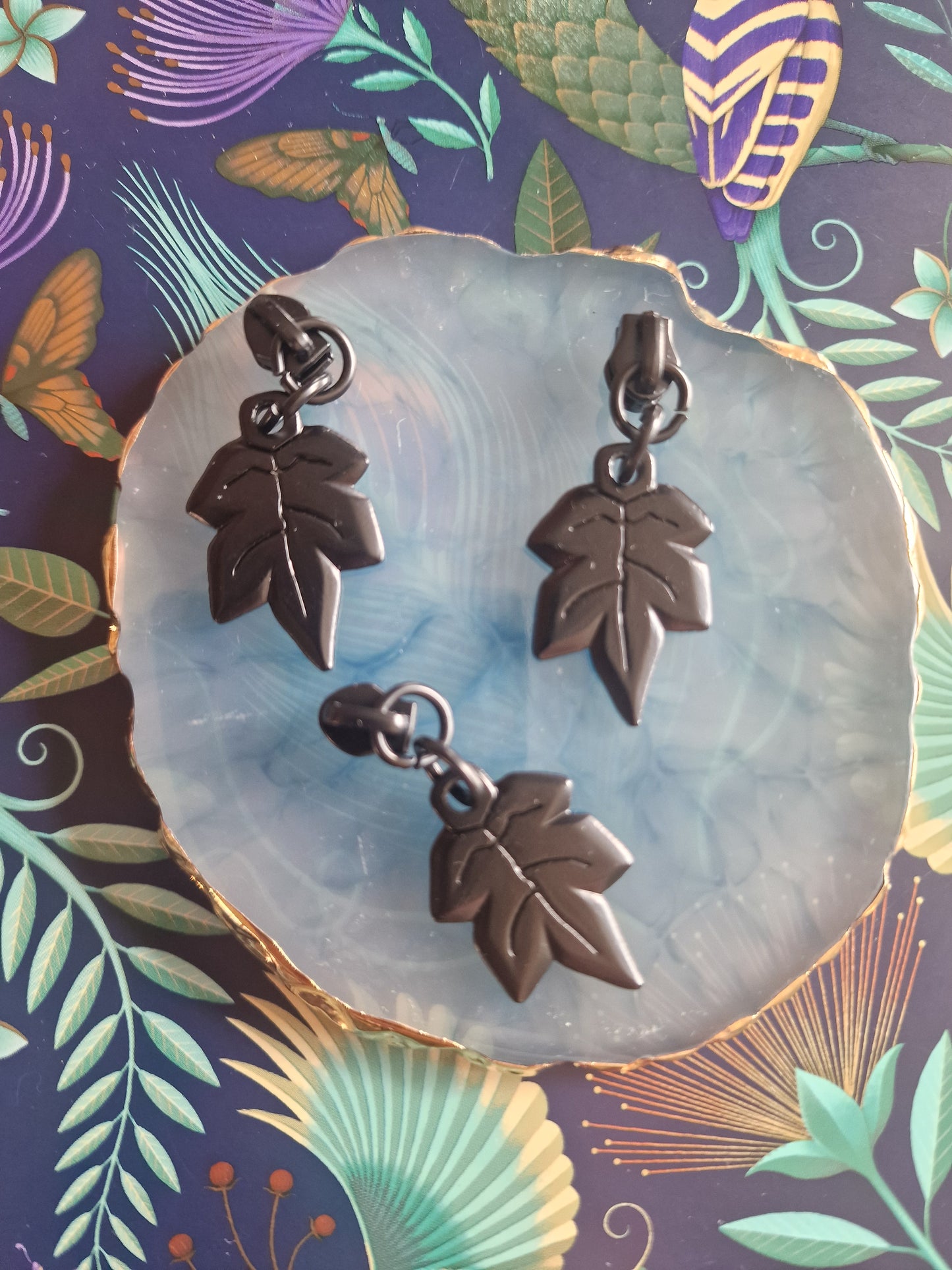Size 3# zip pulls AUTUMN LEAF ANTIQUE BRASS and MATT BLACK