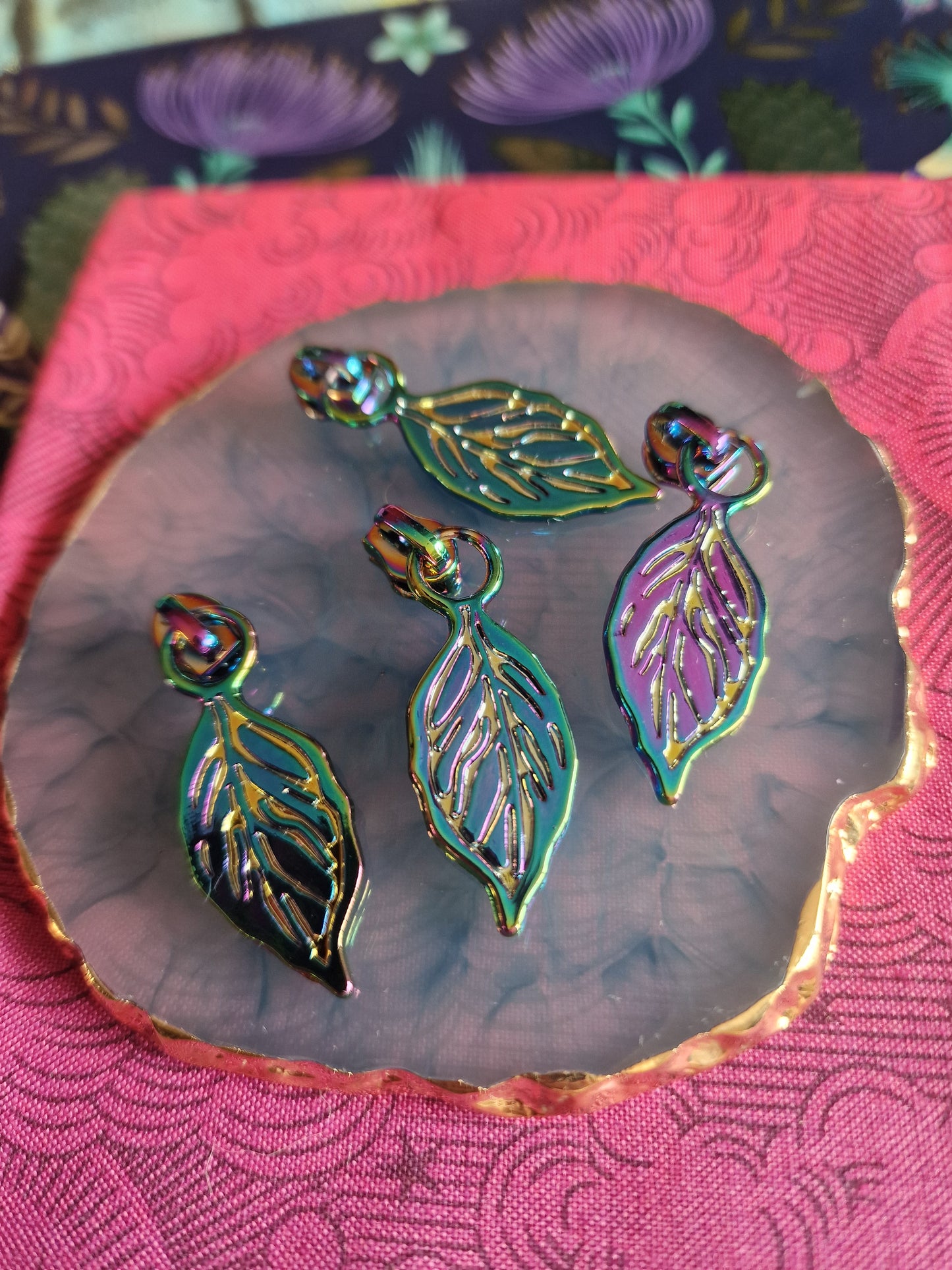 Size 3# zip pull LONG LEAF RAINBOW AND SILVER