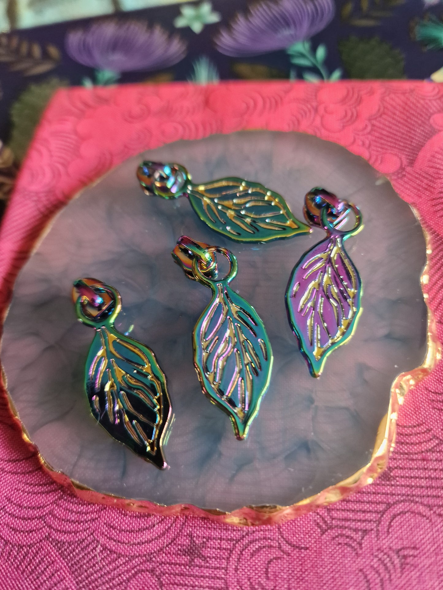 Size 3# zip pull LONG LEAF RAINBOW AND SILVER