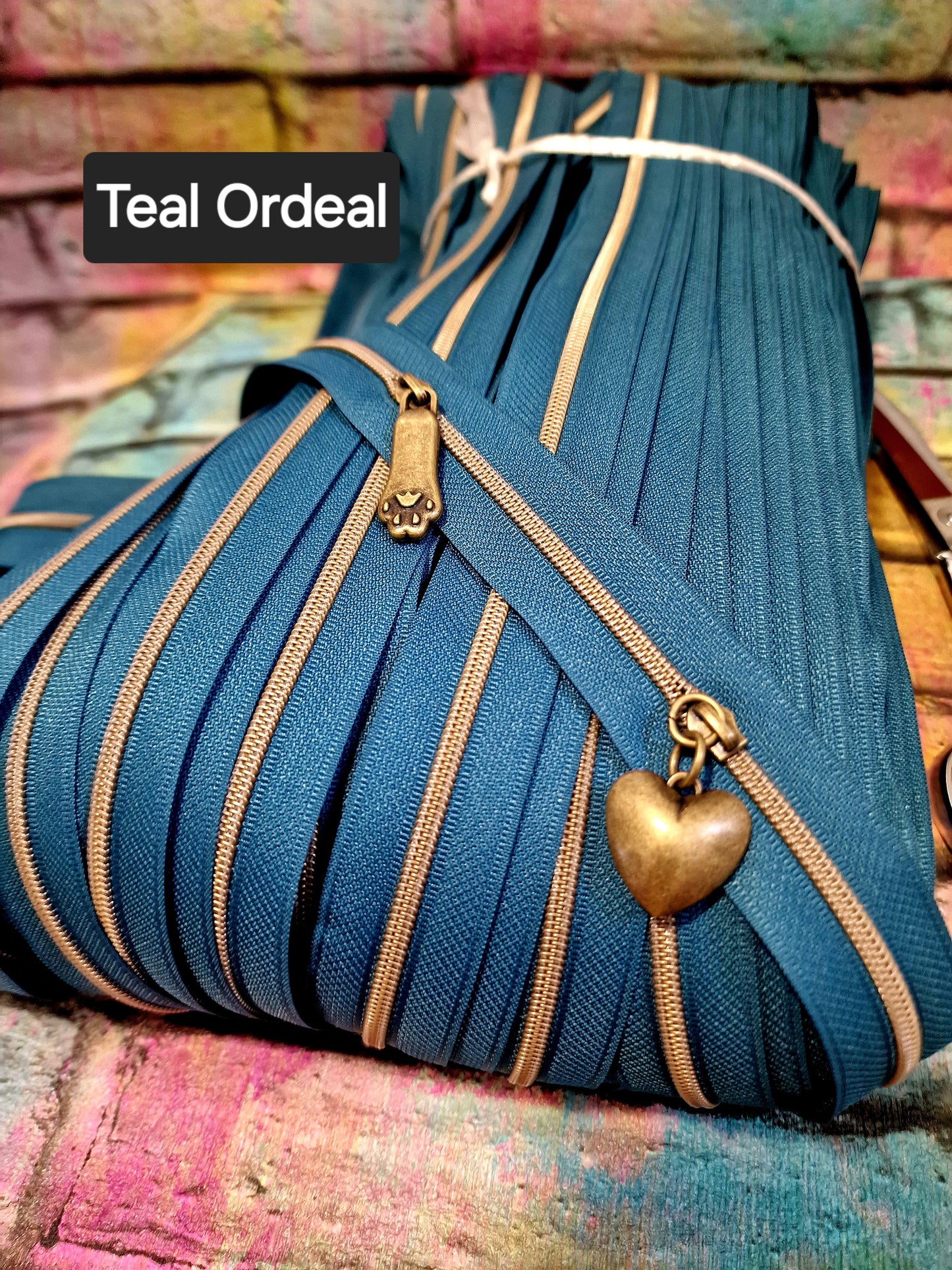 Size 3# zip pulls PUFFY HEART ANTIQUE BRASS and MATT BLACK