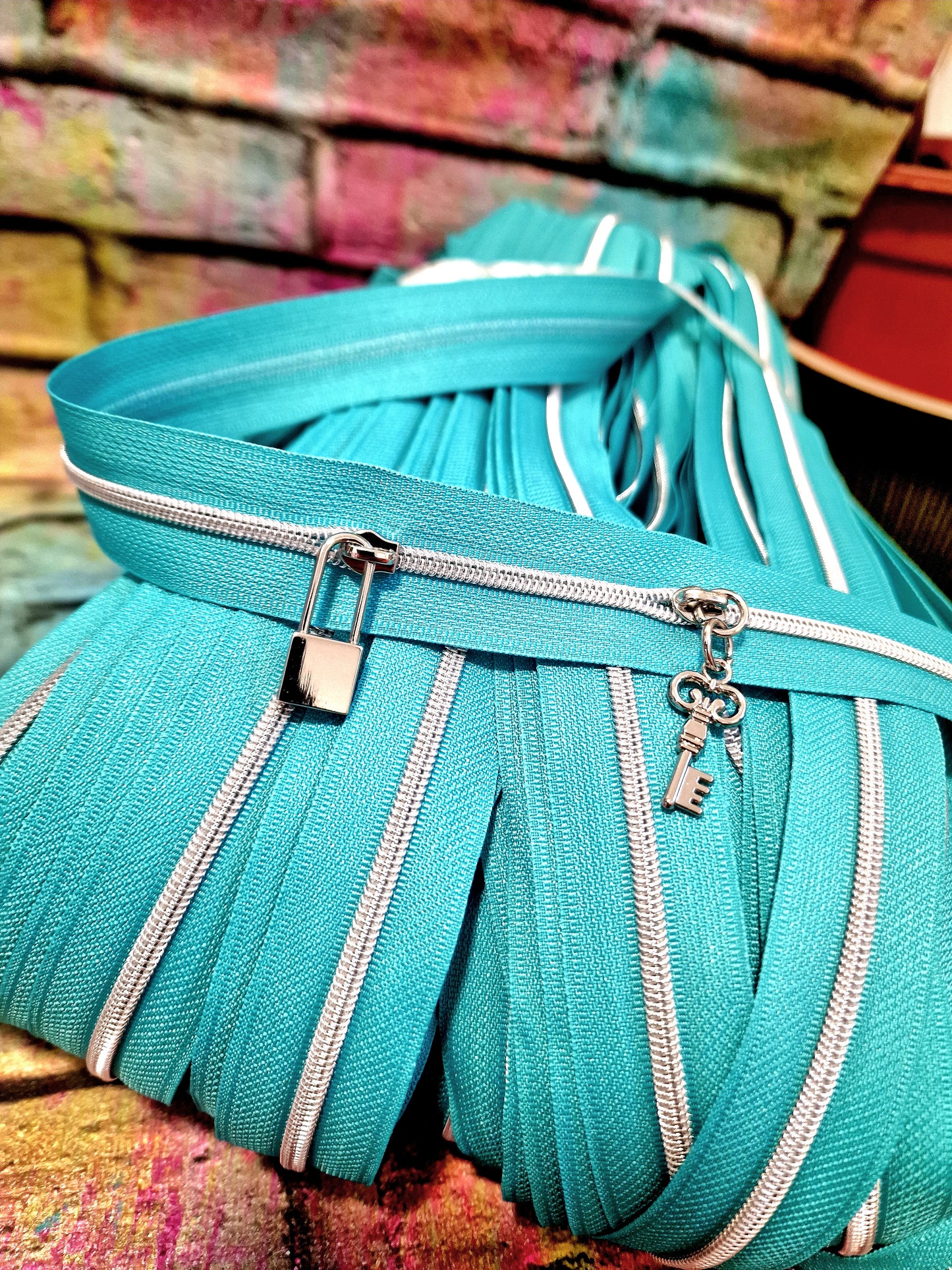 Size 3# zip pull FANCY KEY RAINBOW AND SILVER