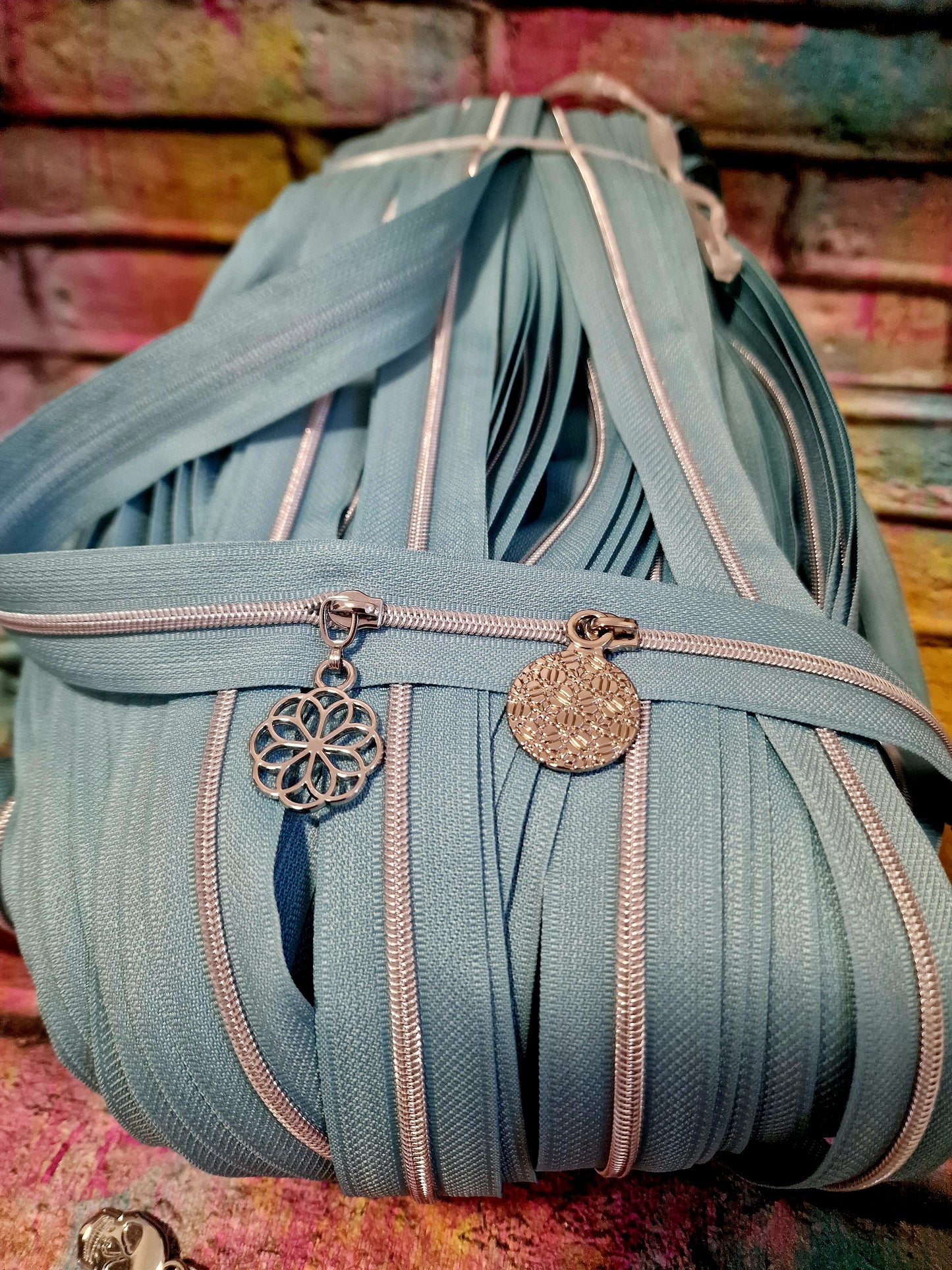 Size 3# zip pulls MANDALA DROP PENDANT ANTIQUE BRASS, MATT BLACK, SILVER