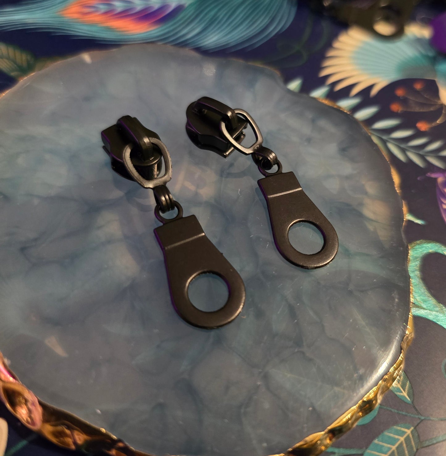 Size 5# Black DONUT drop zipper pulls