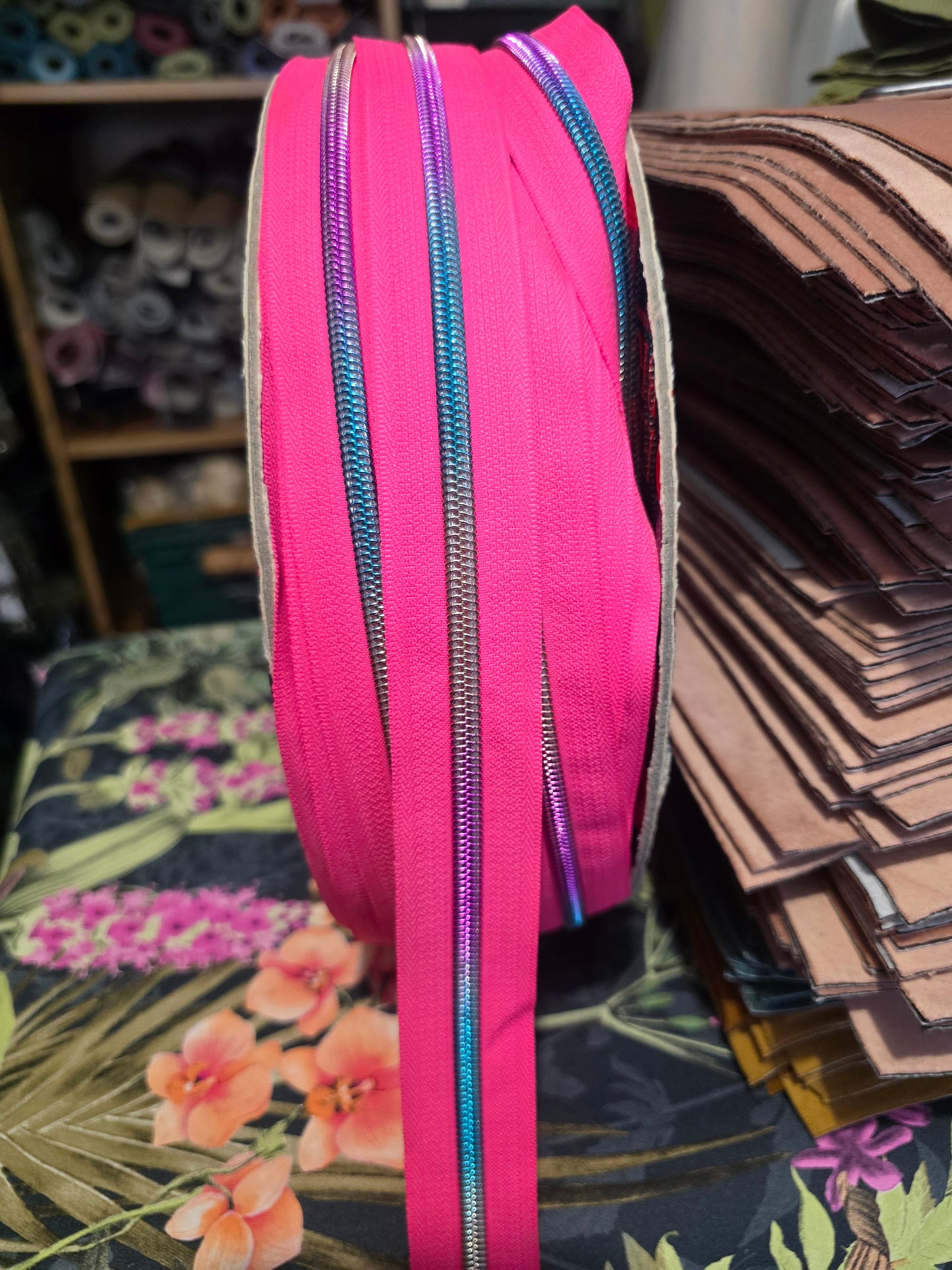 SIZE 5# Neon pink Rainbow Teeth continuous zipper tape