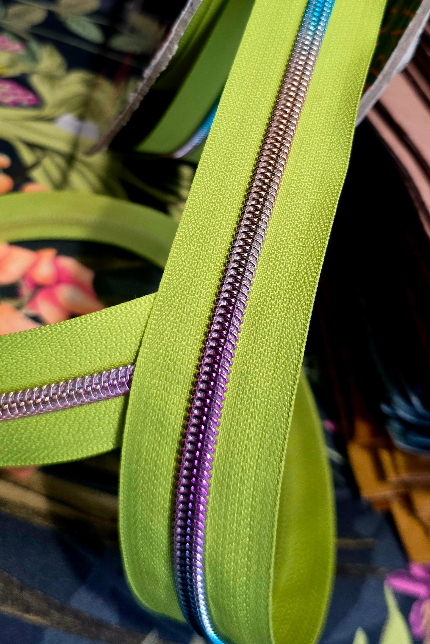 SIZE 5# Neon green Rainbow Teeth continuous zipper tape