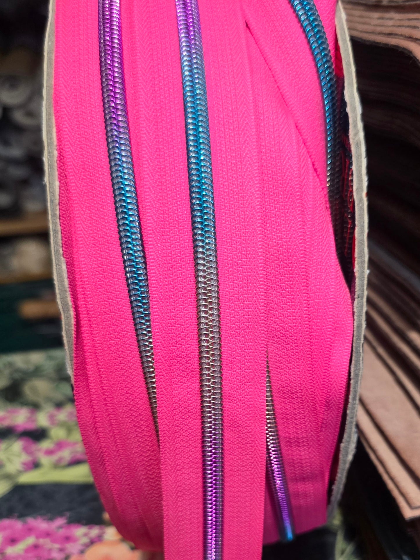 SIZE 5# Neon pink Rainbow Teeth continuous zipper tape