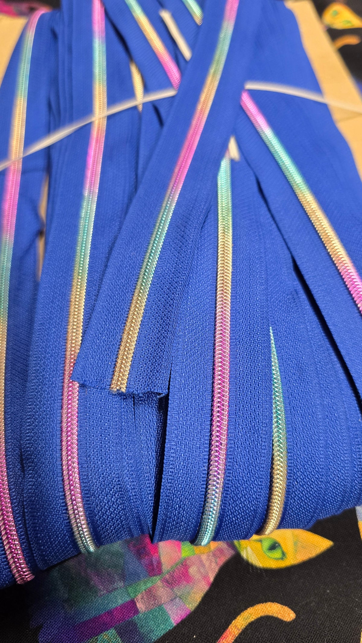 Size 3# Rainbow teeth ROYAL INK BLUE continuous zipper tape