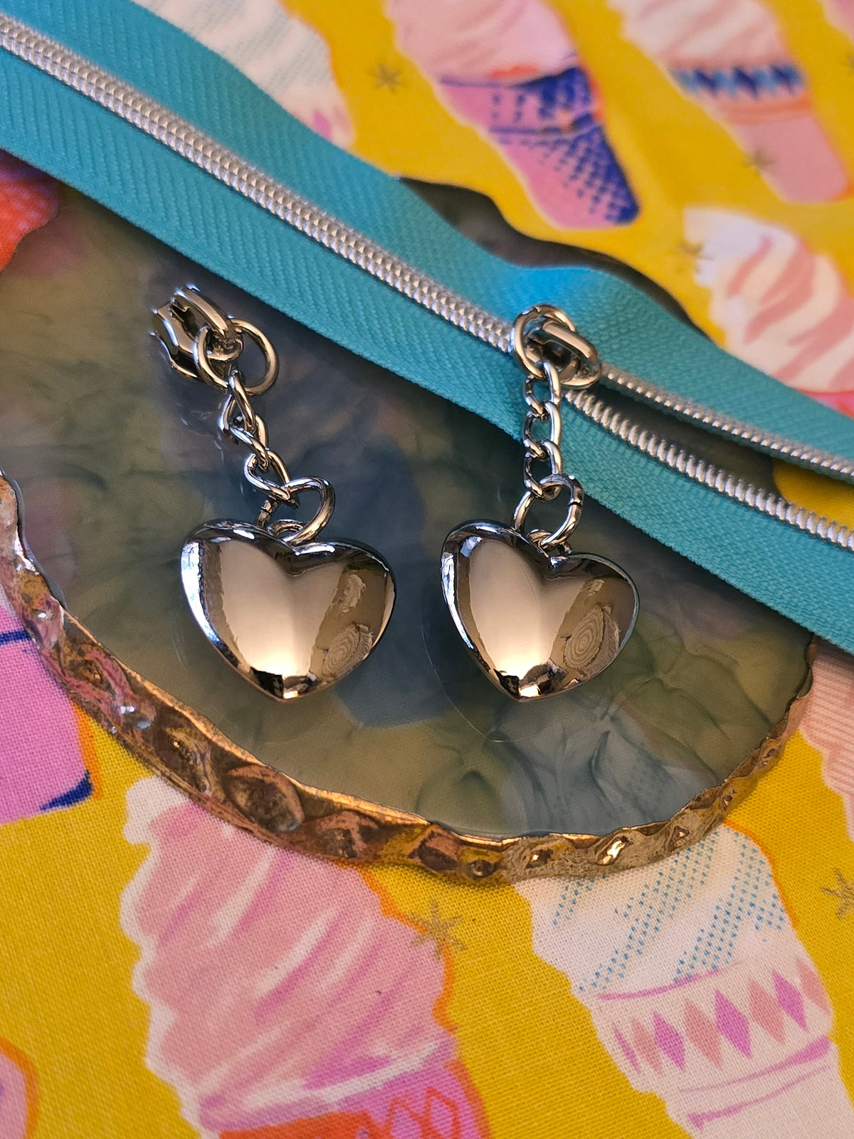 Size 3 zip pull SILVER chunky heart