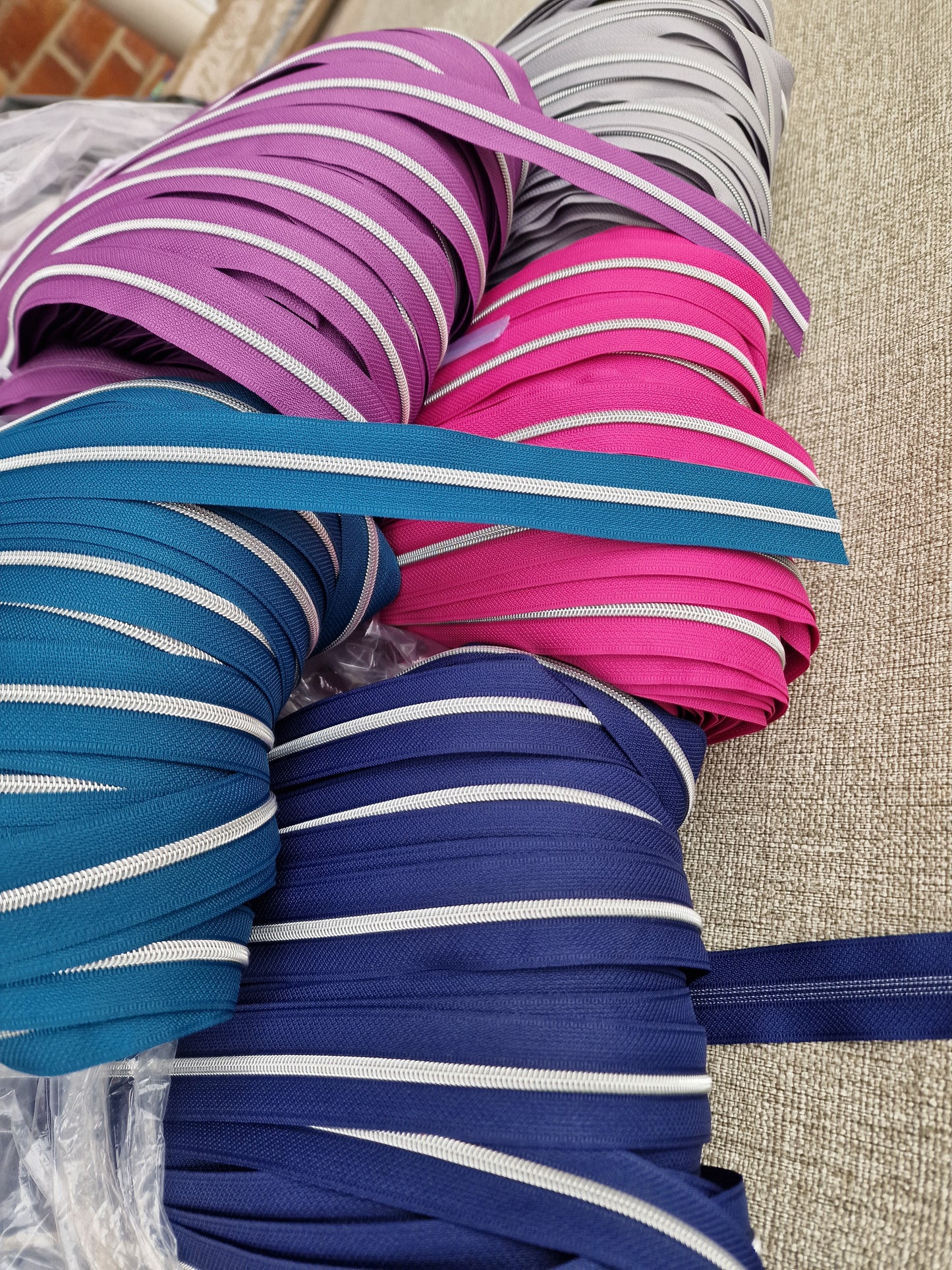 RANDOM pick 10 meters mixed zipper tape Bundle size 3#