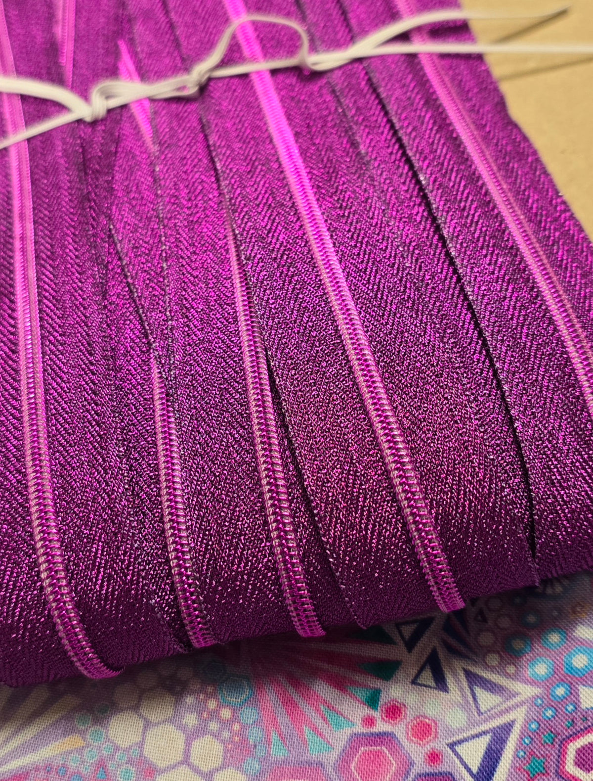 Size 3# Metallic HOT PINK continuous zipper tape
