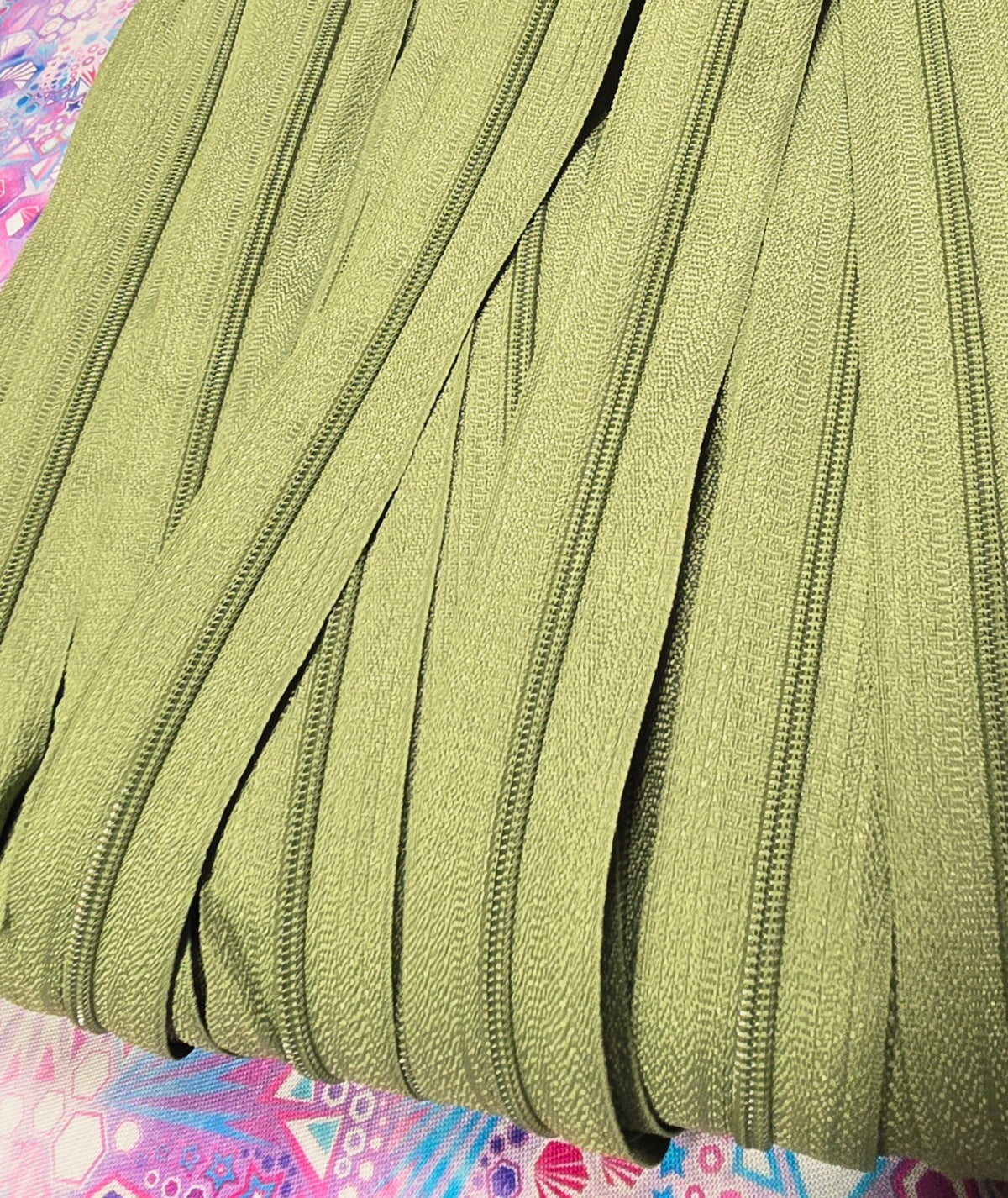 Size 3# one colour zipper tape LEAF GREEN 1m pieces