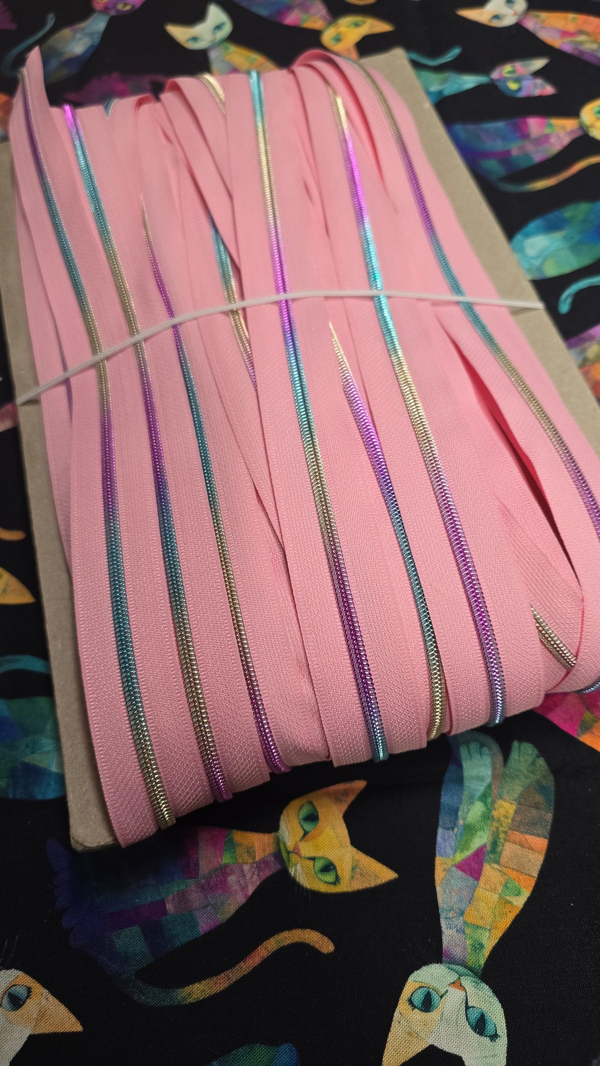 Size 3# Rainbow teeth  CANDY PINK continuous zipper tape