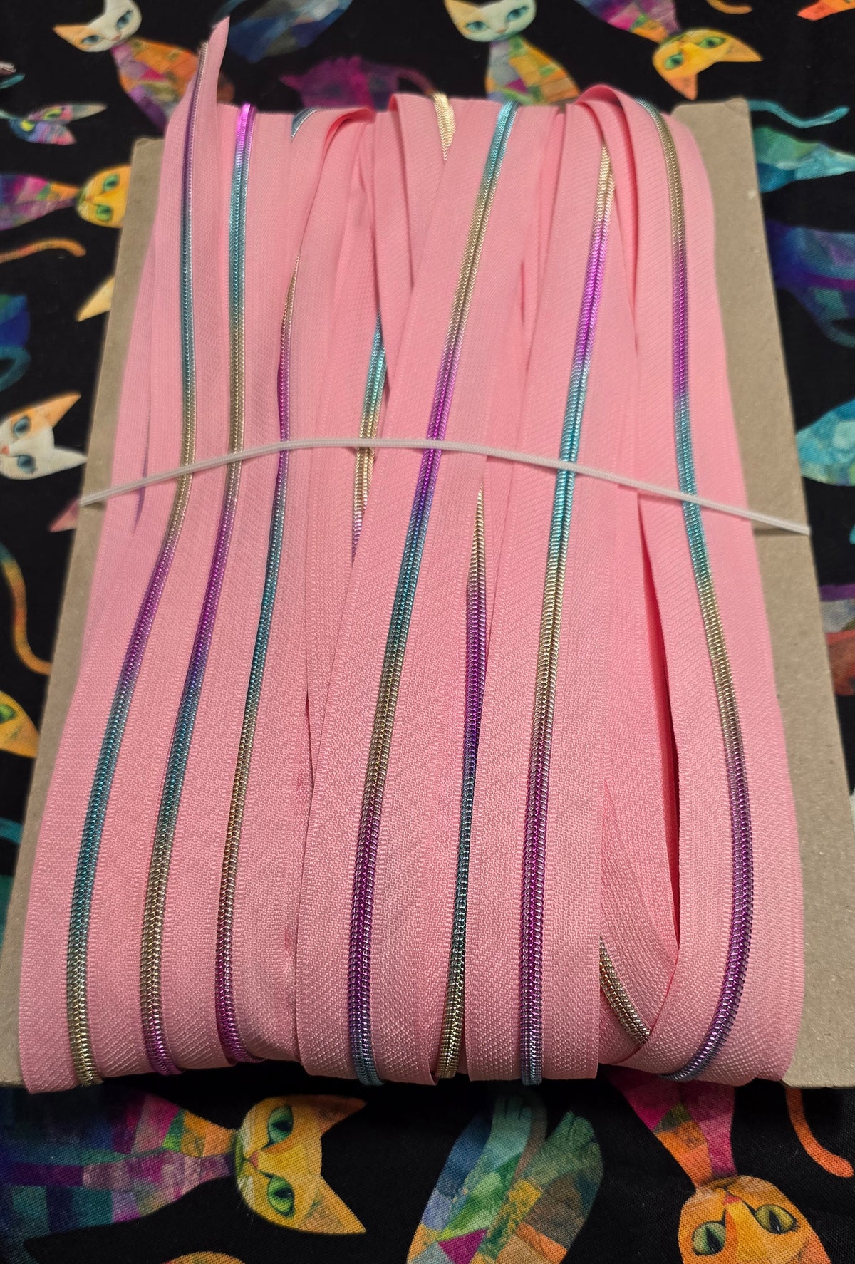 Size 3# Rainbow teeth  CANDY PINK continuous zipper tape
