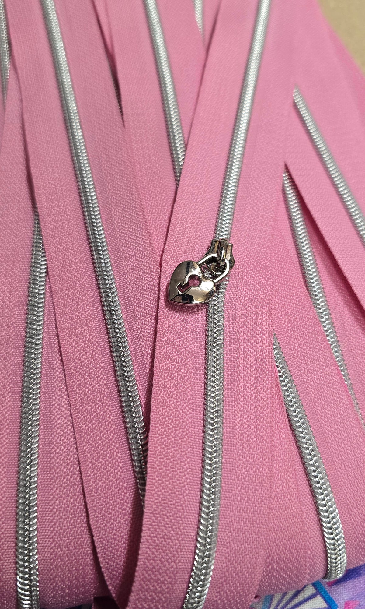 Size 3# Silver teeth SWEET PINK continuous zipper tape