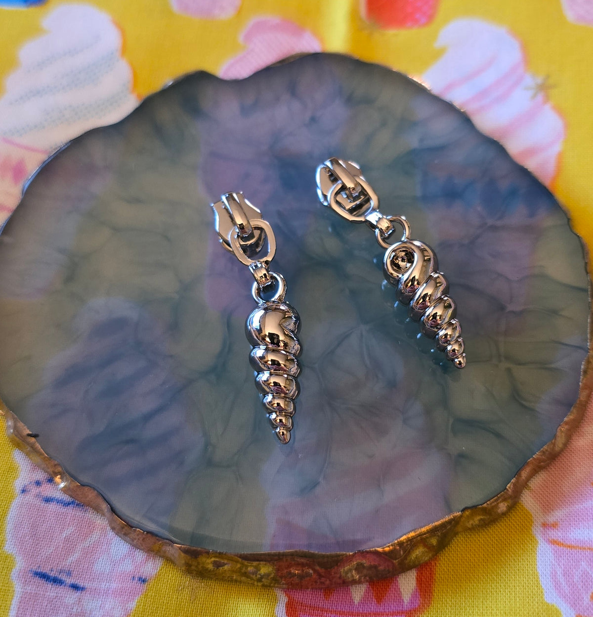 Size 3 zip pull SILVER 3D CONCH SHELL