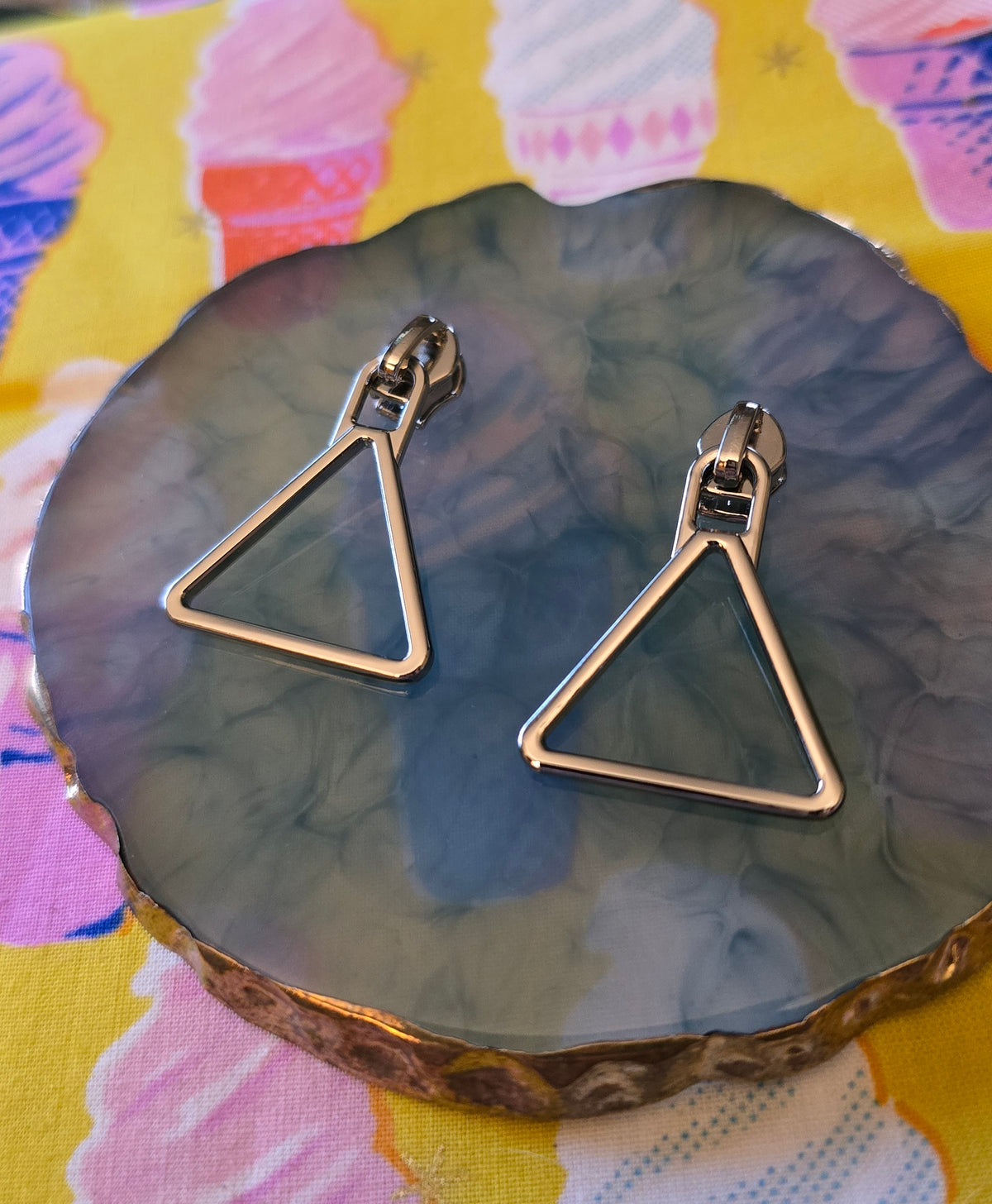 Size 3 zip pull SILVER TRIANGLE