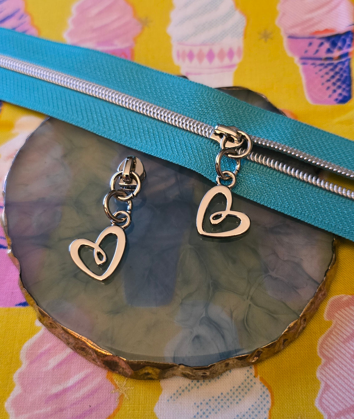 Size 3 zip pull SILVER SWIRLEY HEART