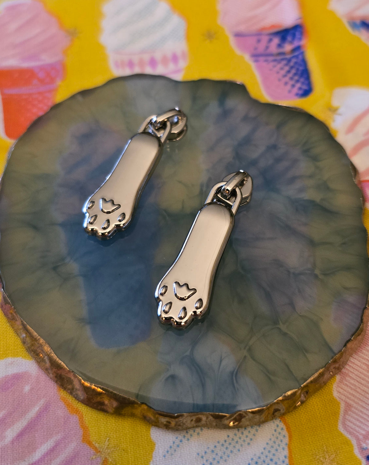 Size 3 zip pull SILVER CAT PAW