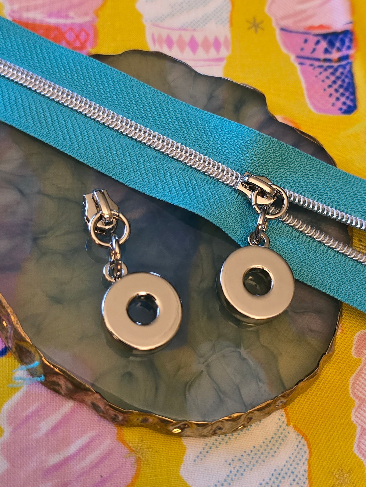 Size 3 zip pull SILVER CHUNKY CIRCLE LOOP