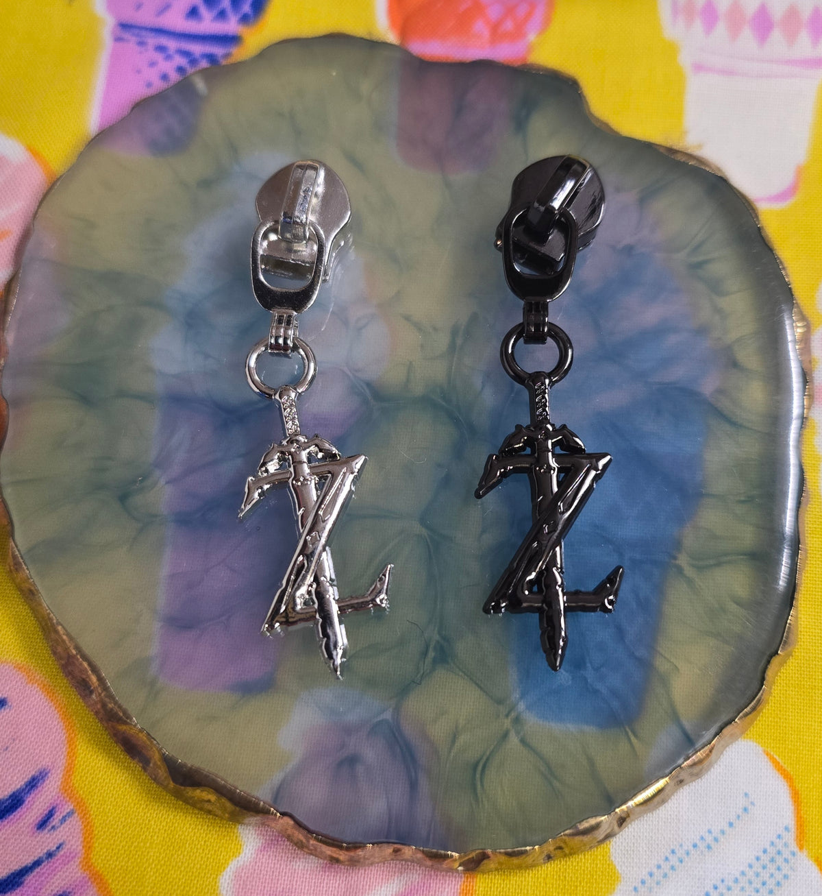 Size 5# Zelda sword ANIME  zip pulls SALE
