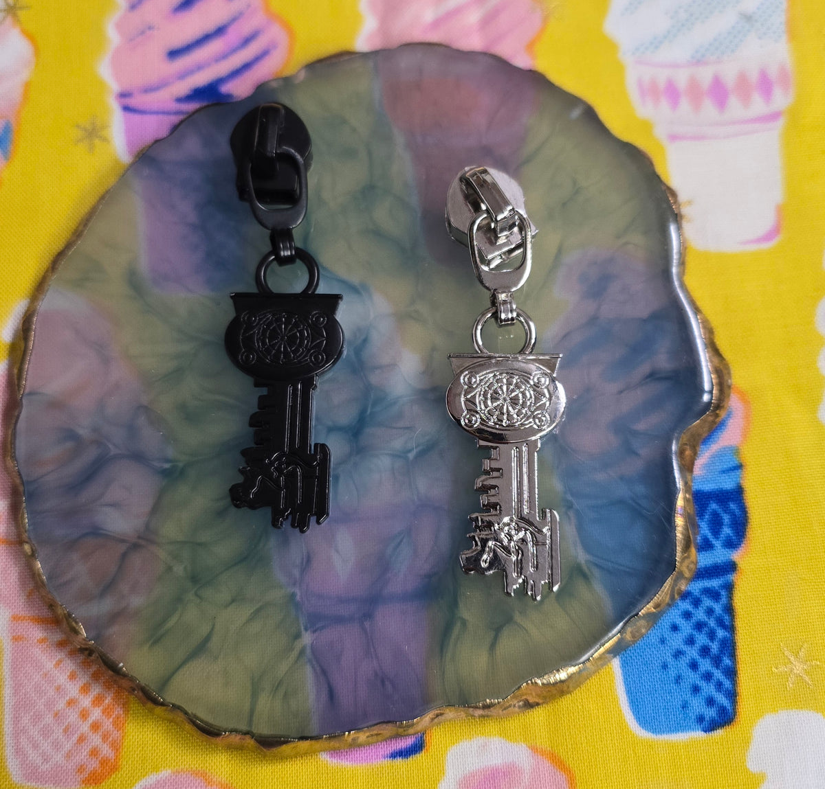 Size 5# COMPASS KEY  zip pulls SALE