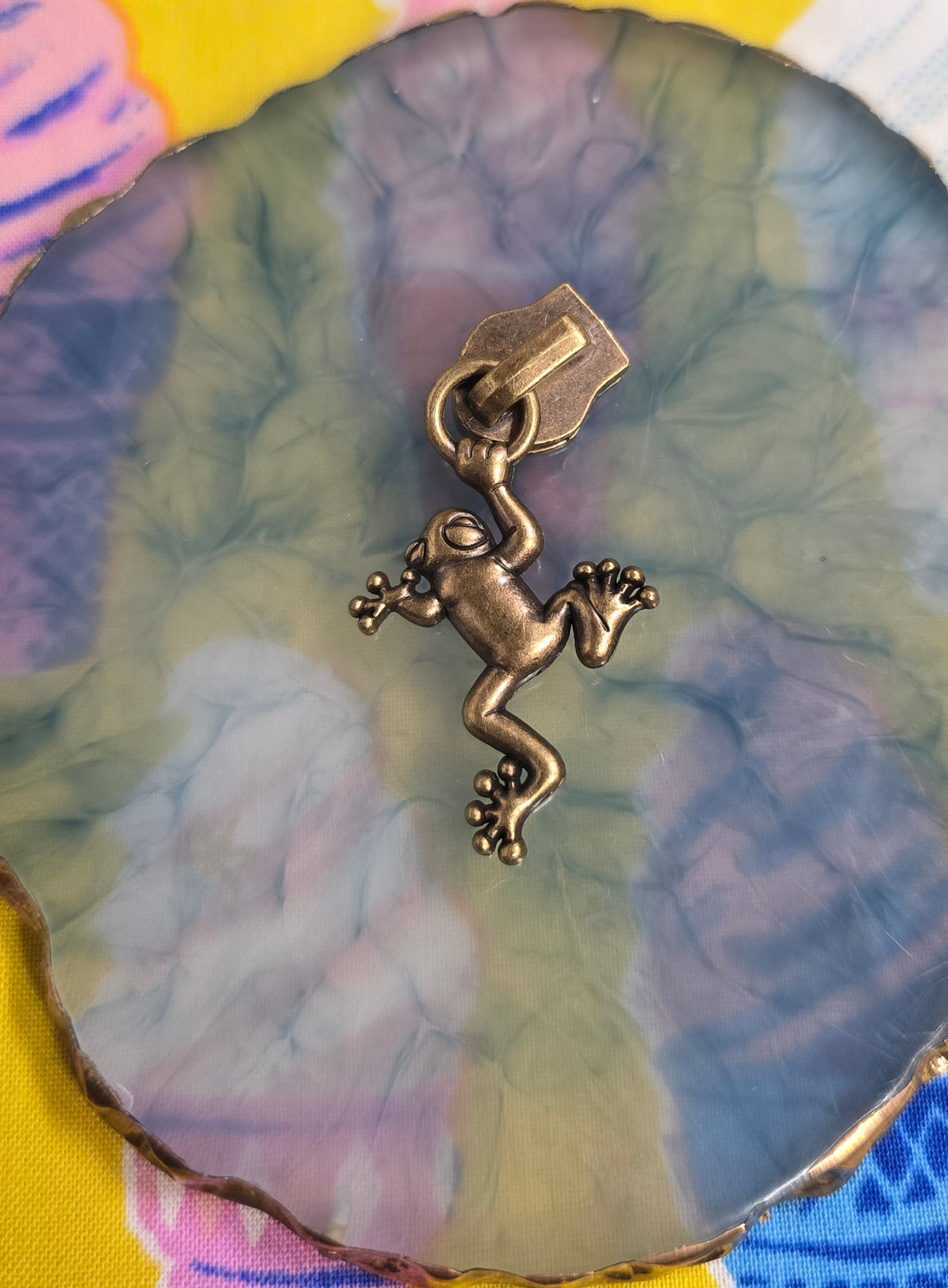 Size 5# HANGING FROG zip pulls NEW