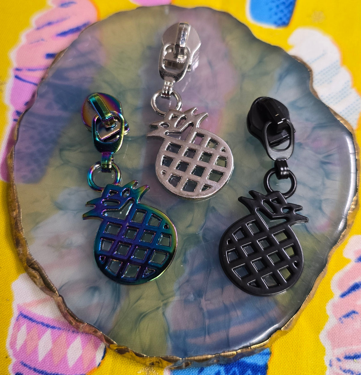 Size 5# PINEAPPLE zip pulls SALE