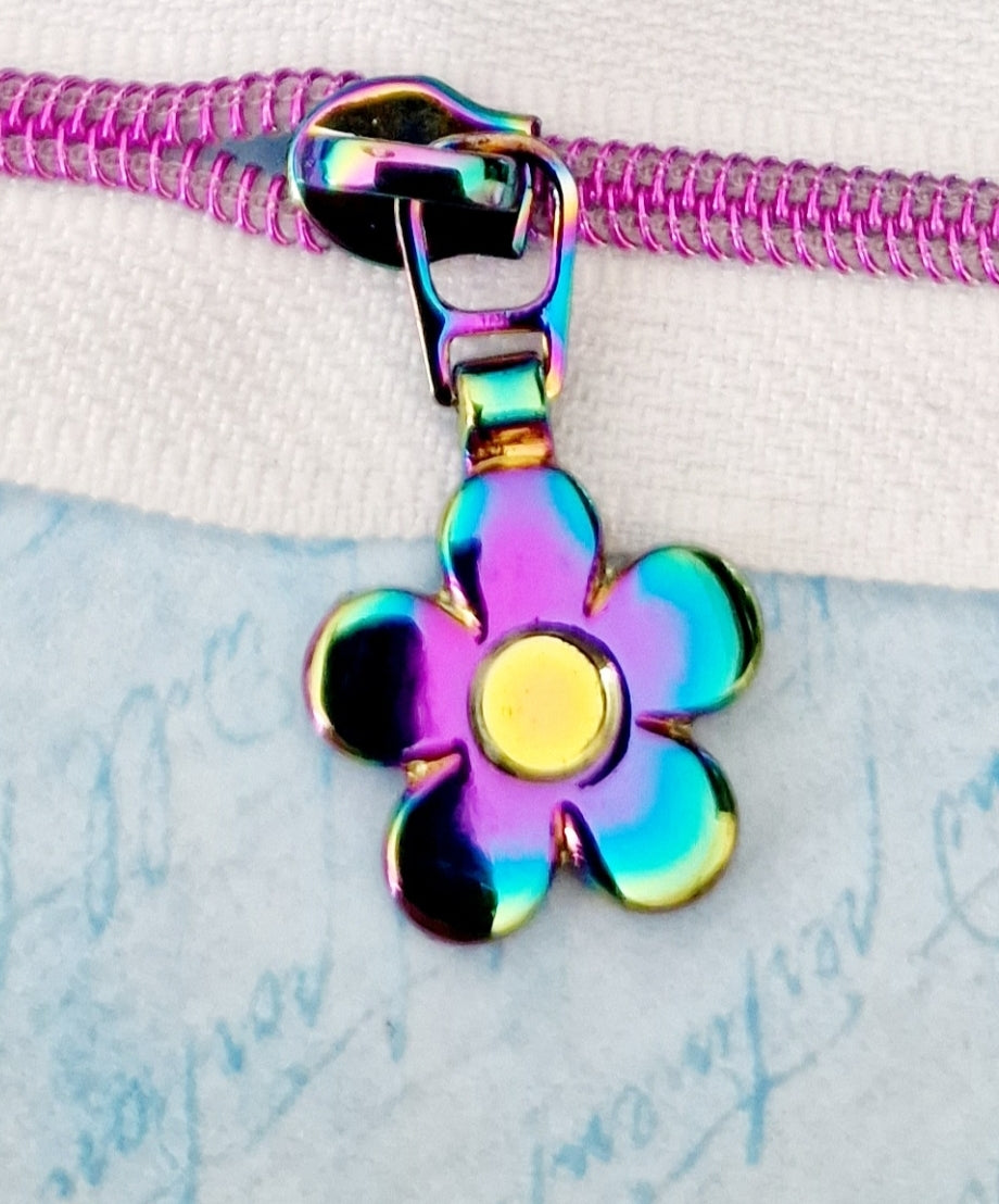 Size 3 zip pull funky flower drop