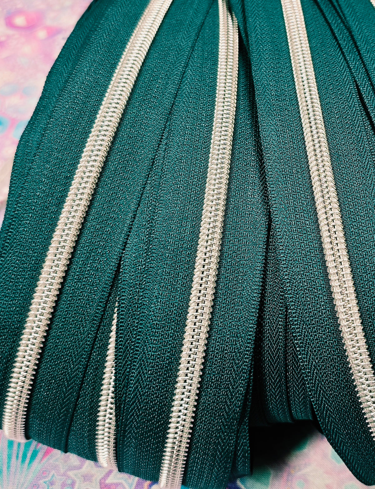 SIZE 5# SILVER Teeth PINE FOREST GREEN  continuous zipper tape