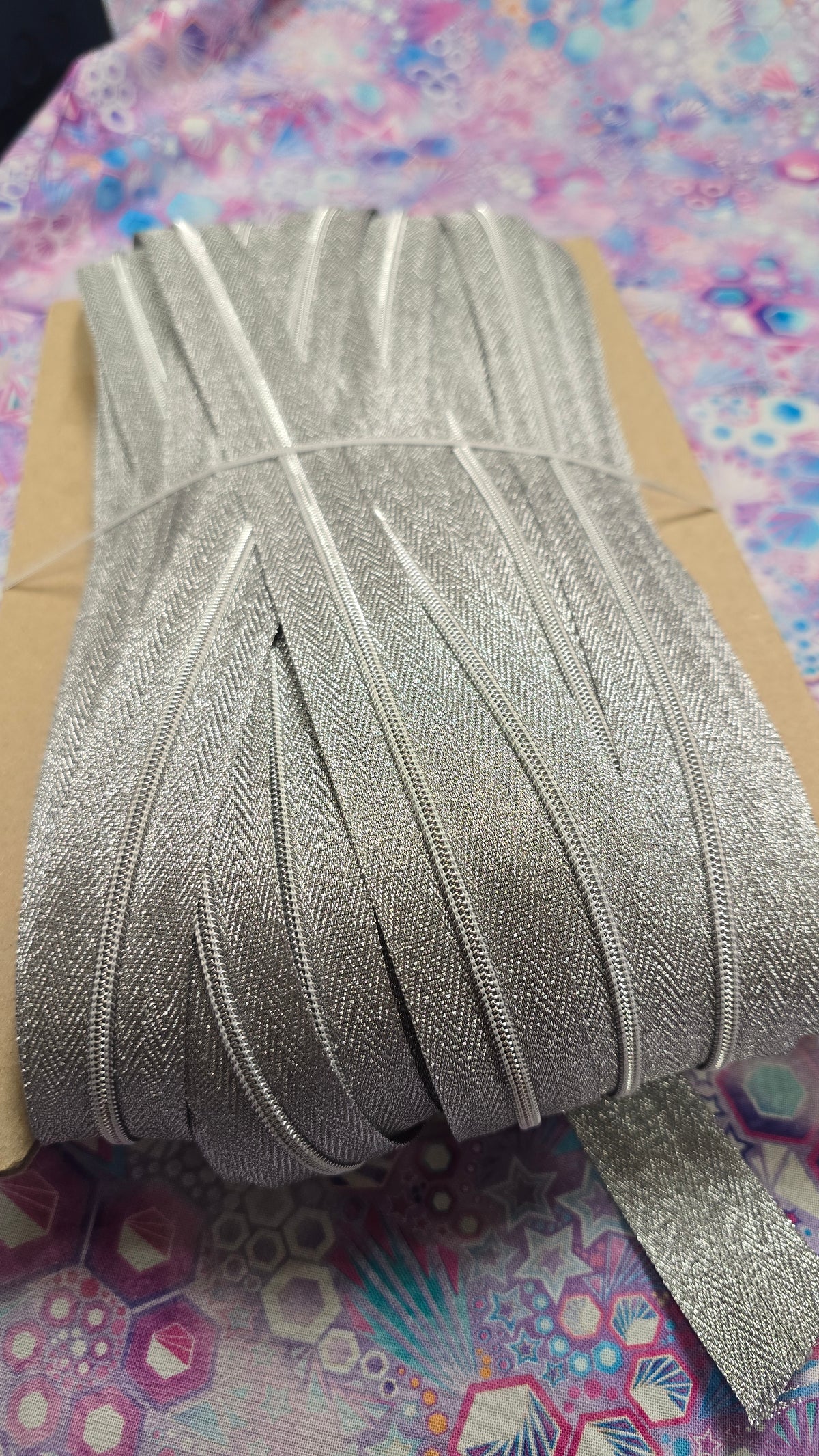 Size 3# Metallic SASSY SILVER Continuous Zipper tape