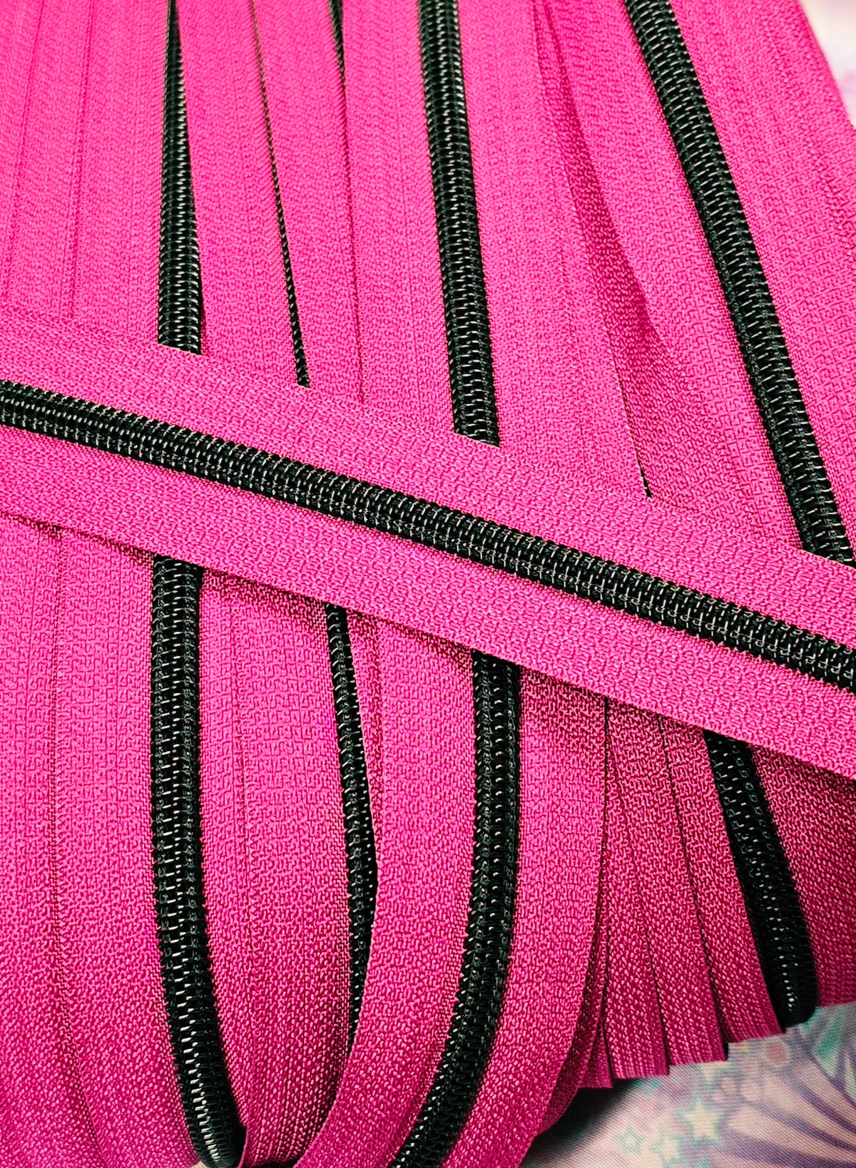 SIZE 5# NEONS HOT PINK Black Teeth continuous zipper tape
