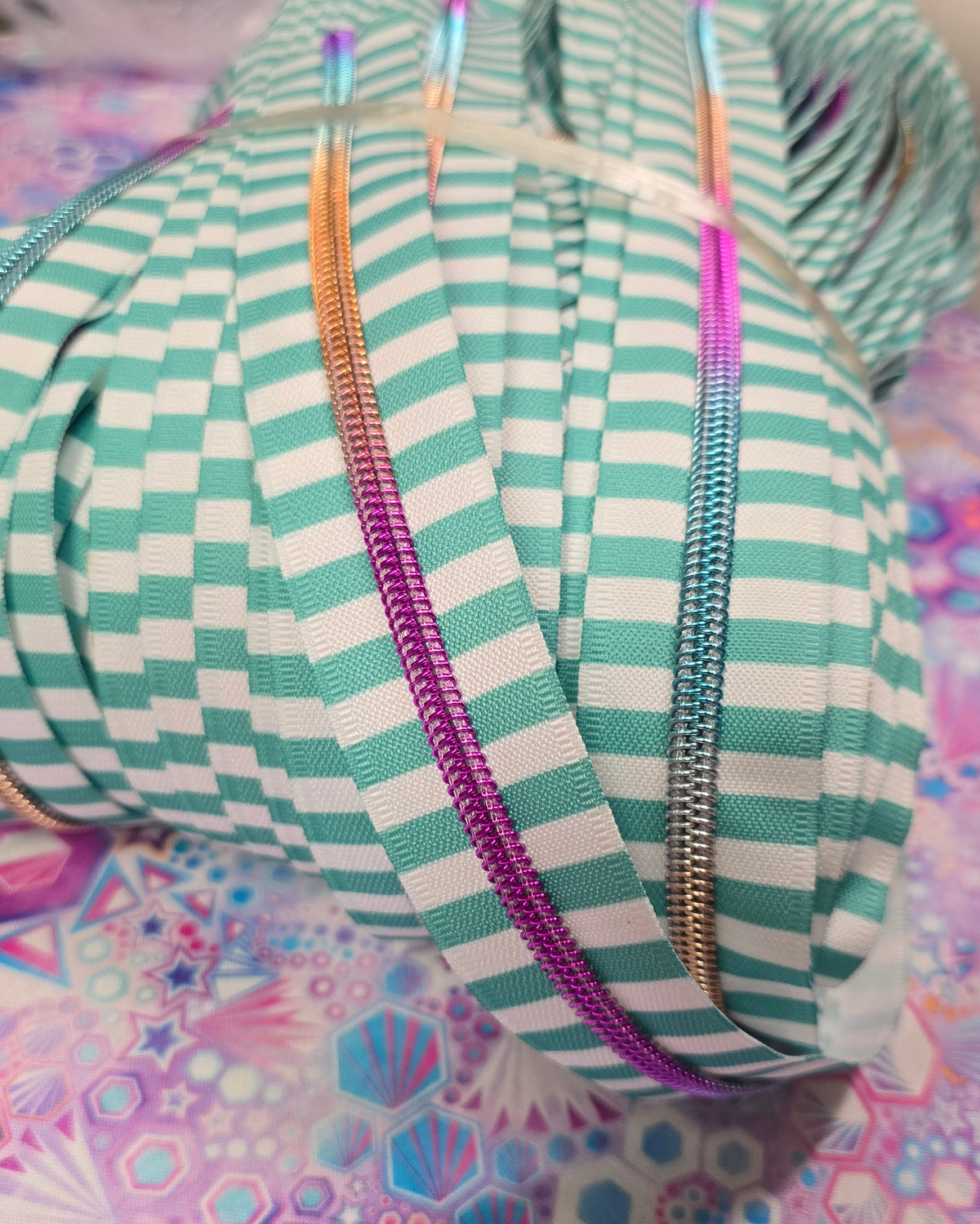 SIZE 5# Aqua and white stripes Rainbow Teeth continuous zipper tape