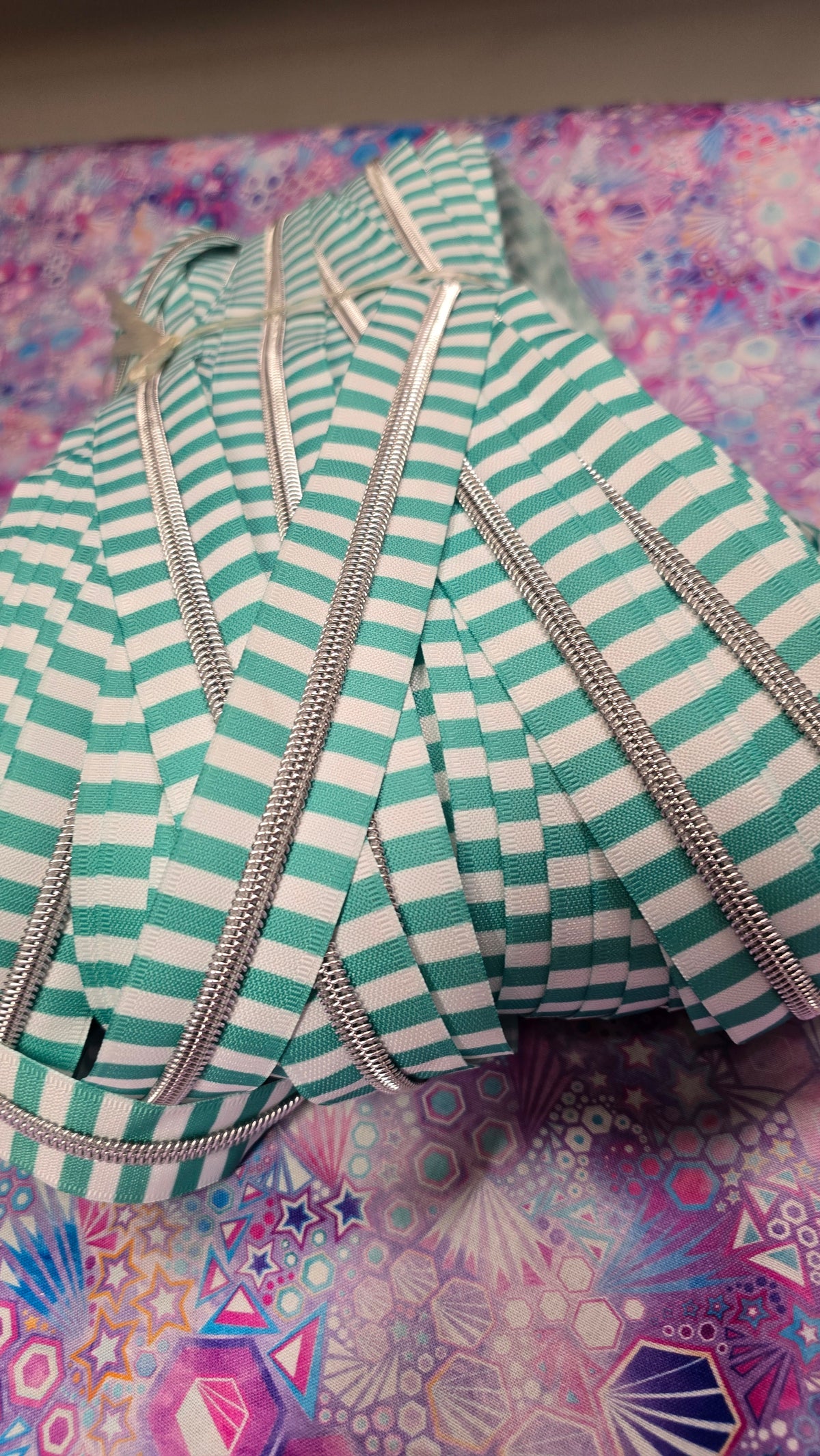 SIZE 5# AQUA AND WHITE STRIPES silver Teeth continuous zipper tape