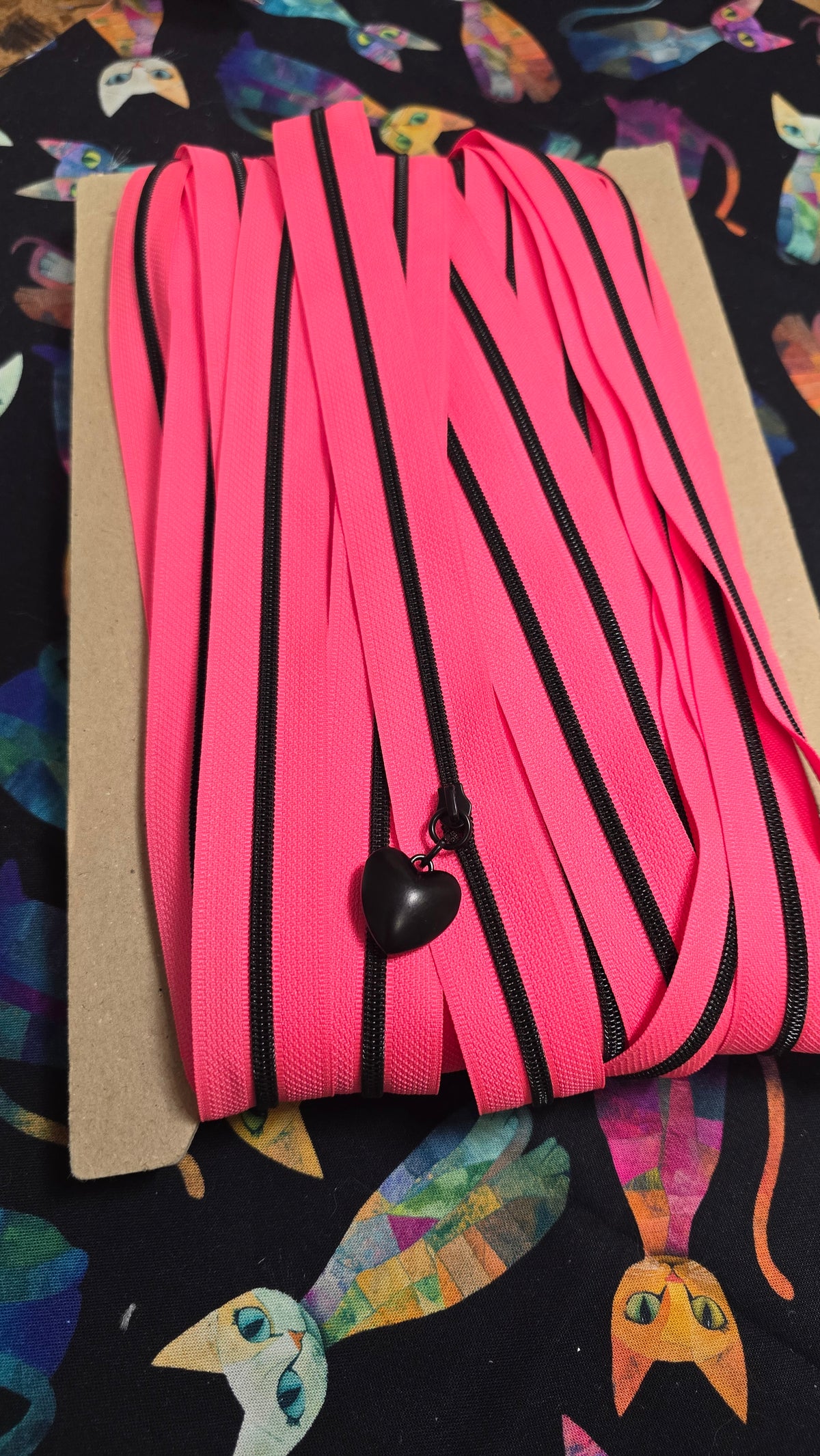 Size 3# Black teeth NEON LUMI PINK  continuous zipper tape