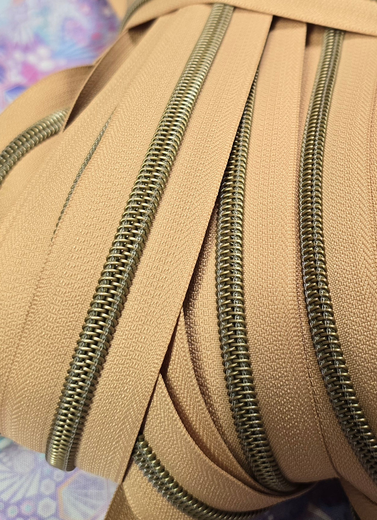 SIZE 5# SANDY BEIGE Antique brass Teeth continuous zipper tape